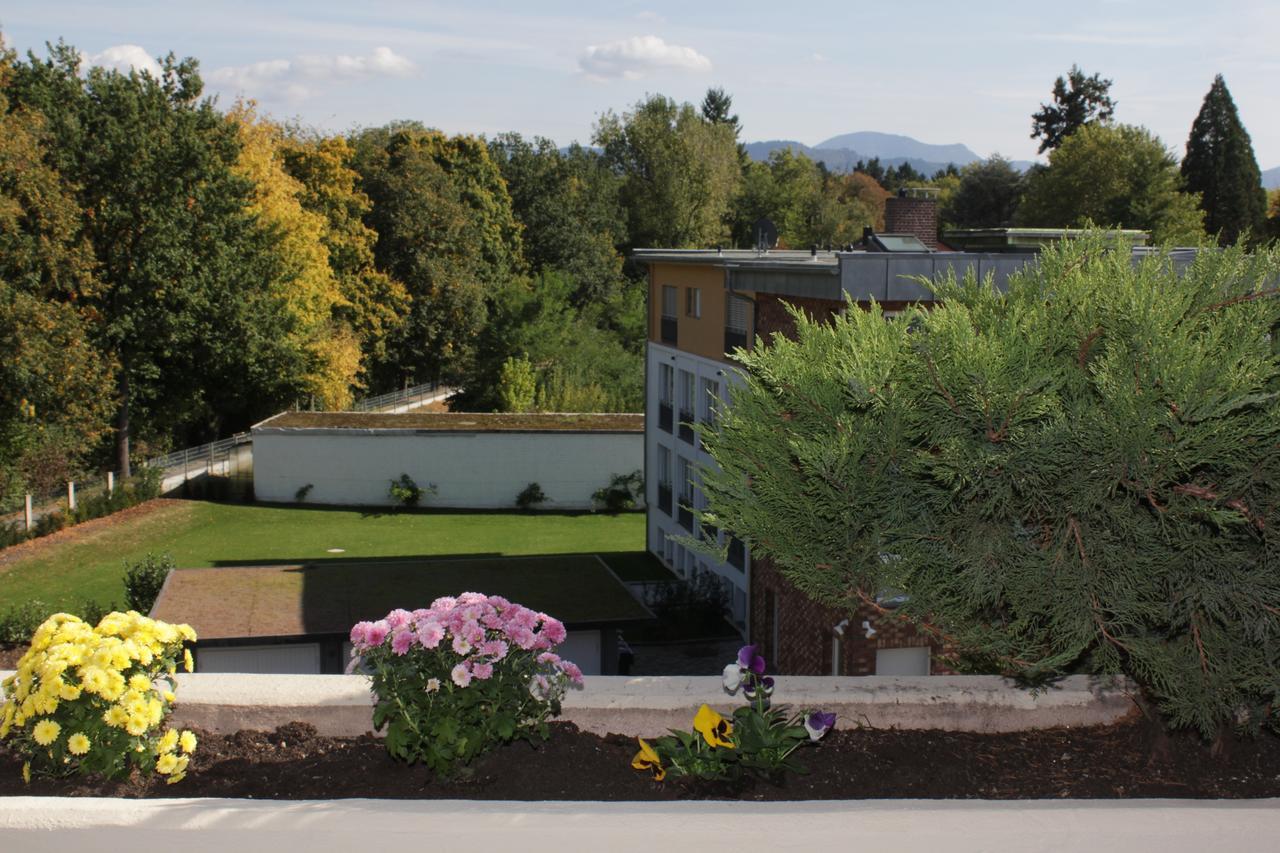 Mariaprimavera Apartment Am Kurpark Mit Schwarzwaldblick * * * * Bad Krozingen Zewnętrze zdjęcie